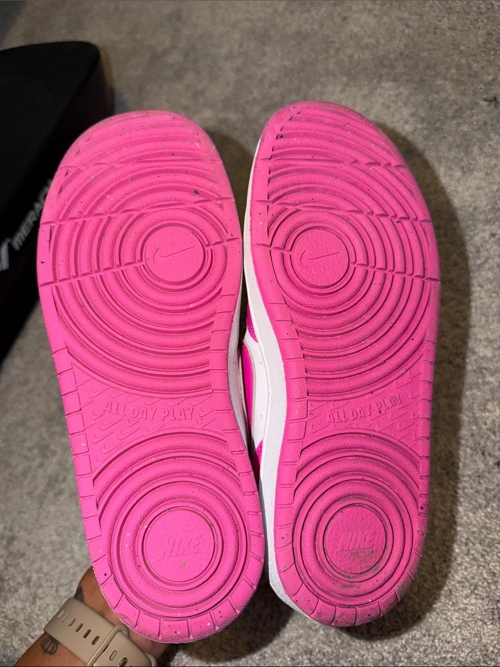 Nike youth lace